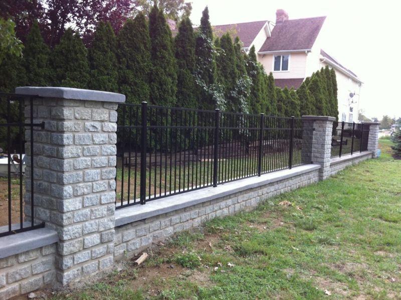 Забор из серого гранита