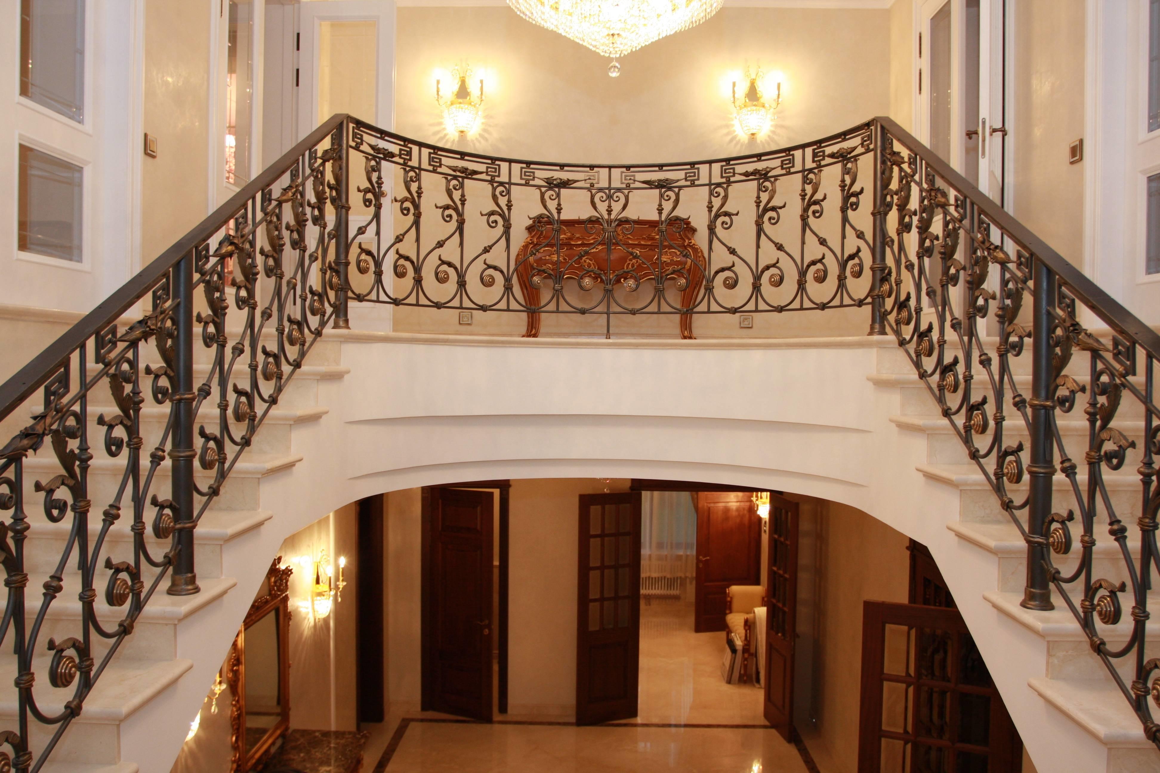 Мраморная лестница