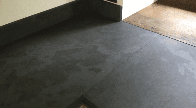 Шов на столешнице из сланца