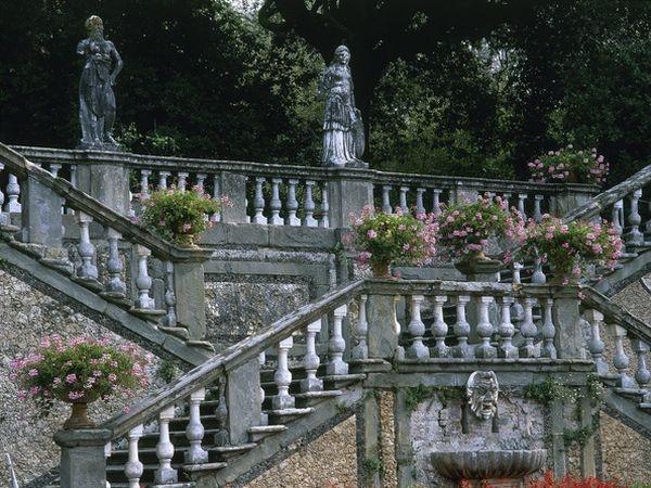 Каменная балюстрада