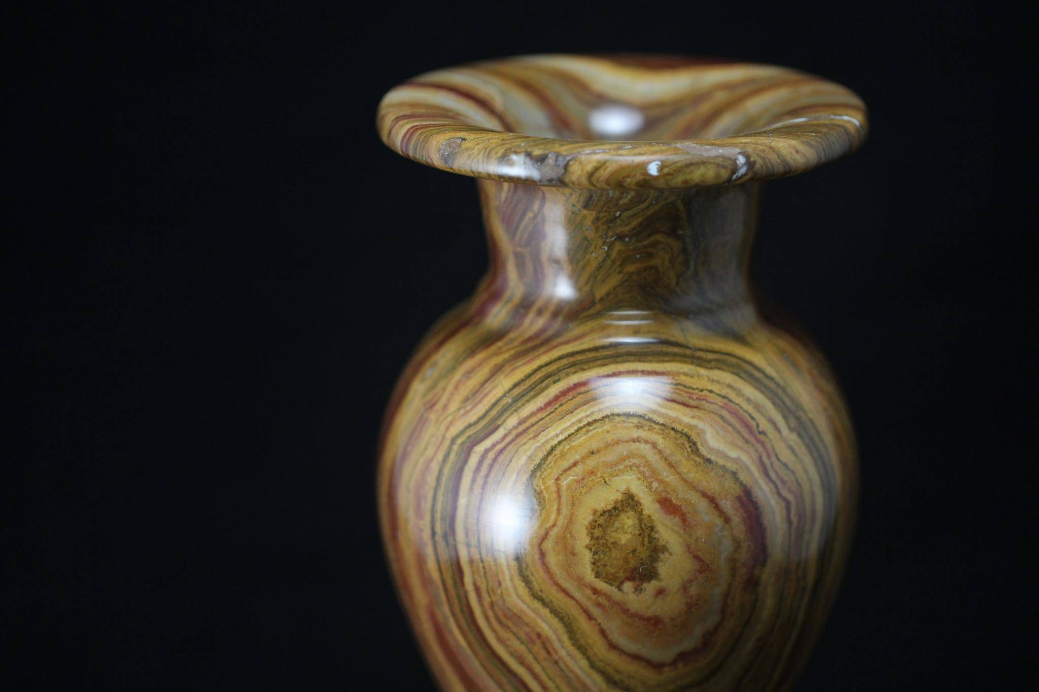 Вазы из оникса мраморного