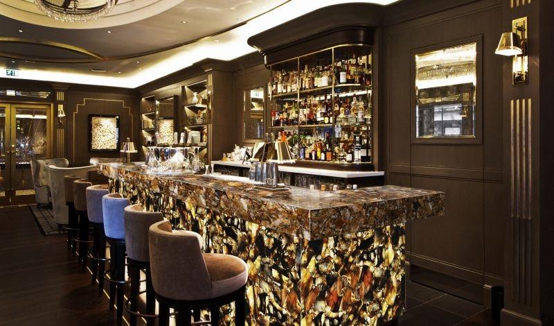 Световая барная стойка из кварца