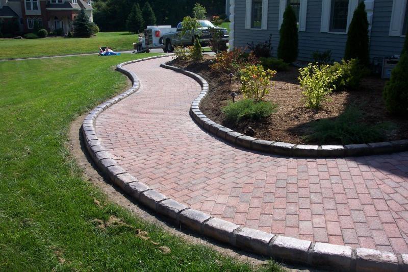 Гранитный бордюр