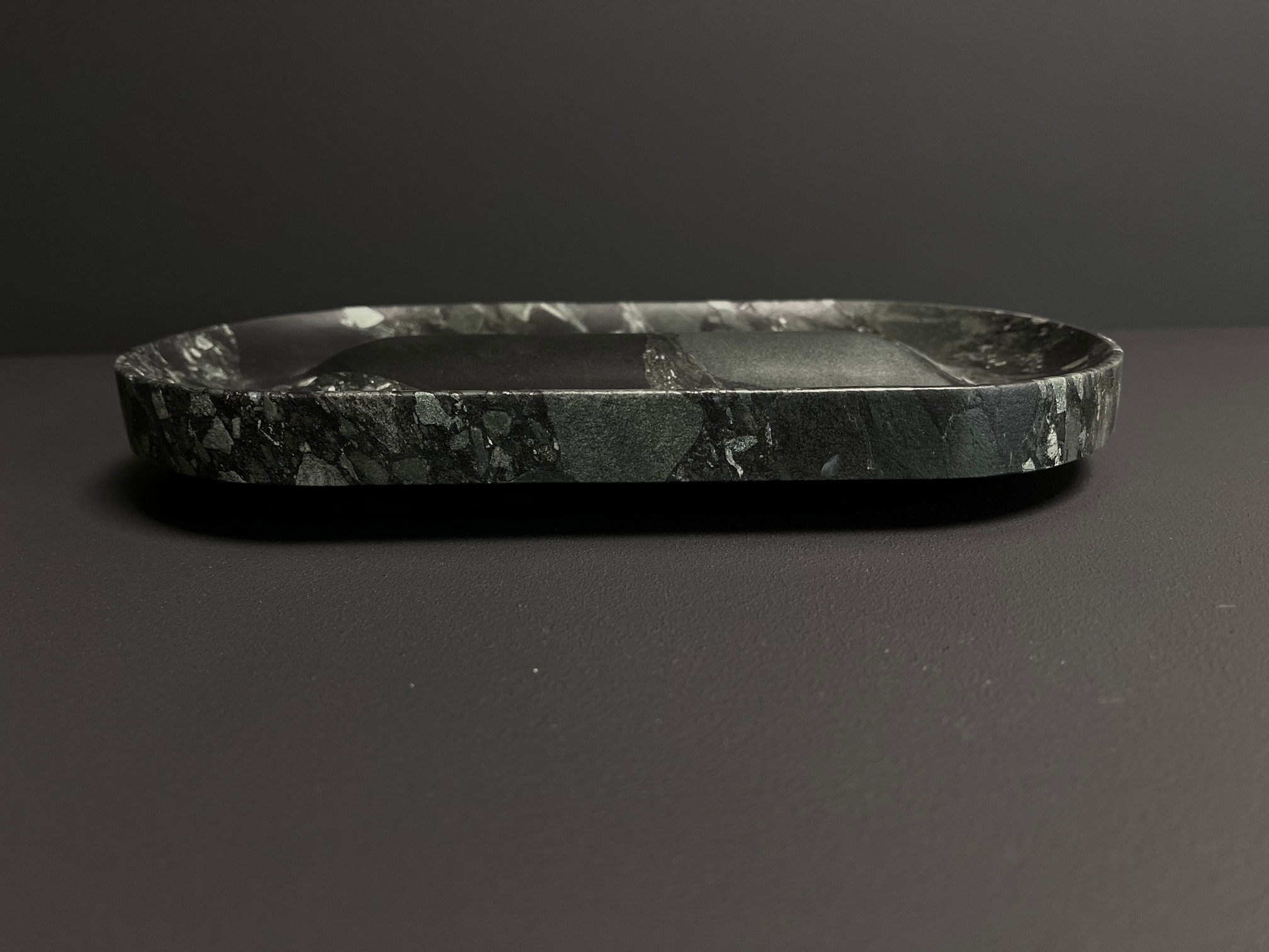 СПK Ключница овальная (260х150х20 мм)/Конгломерат Onego Green/Зеленый/Лощение - изображение 5