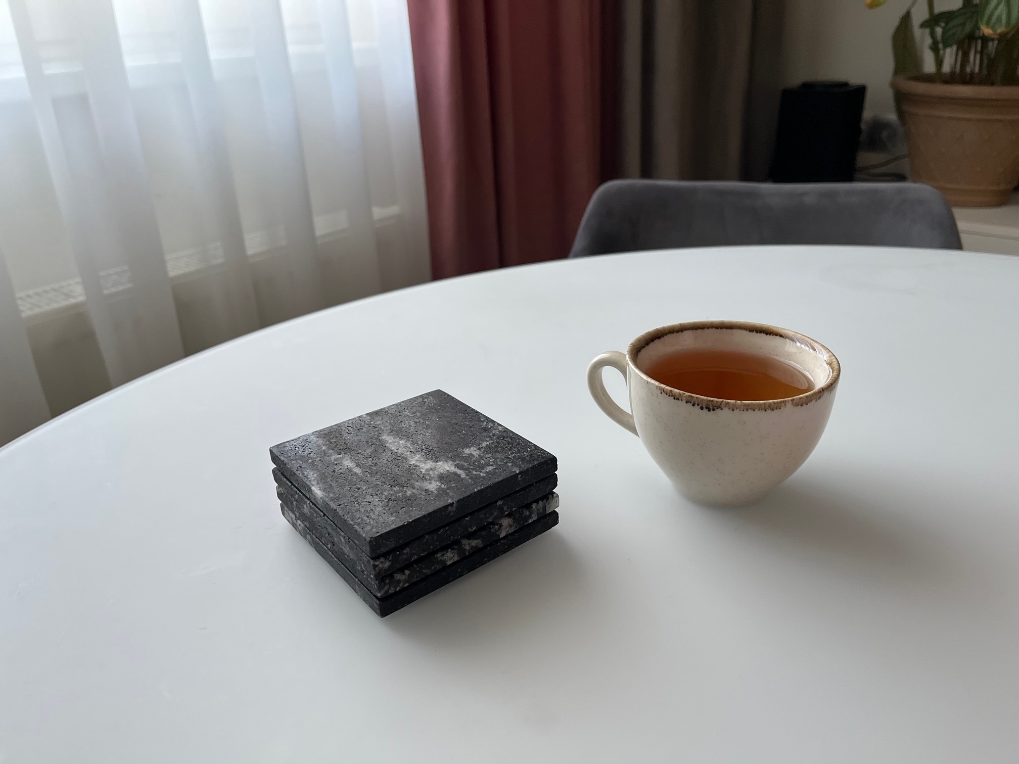 СПK Набор из 2х шт Подставка квадратная (90х90х8 мм)/Гранит Гранатовый Амфиболит/Черный/Антик - изображение 2