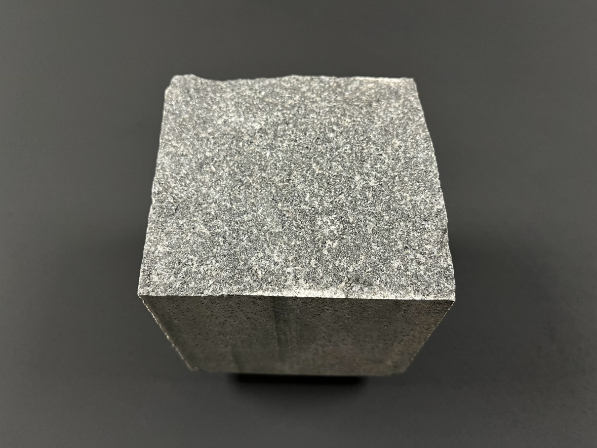 Брусчатка F2674 (100х100х100 мм)/Гранит Габбро/Черный/Колото-пиленный - изображение 3