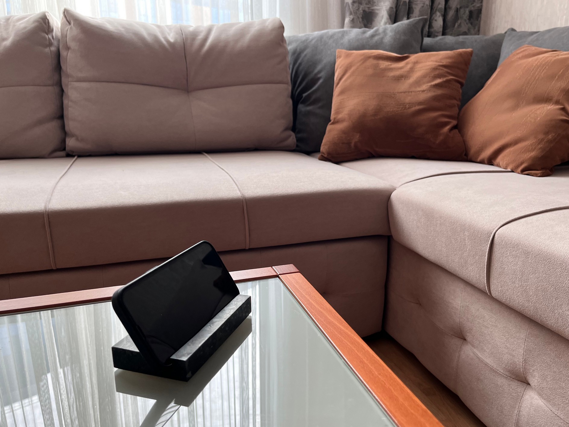 СПK Подставка под телефон прям (130х70х20 мм)/Конгломерат Onego Green/Зеленый/Лощение - изображение 4