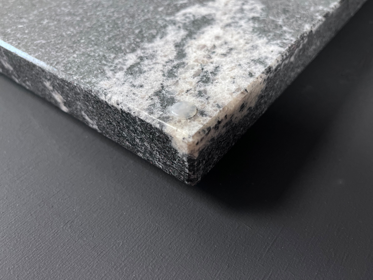 Столешница O3.2 (410х410х30 мм)/Гранит Гранатовый Амфиболит/Черный/Полировка - изображение 4