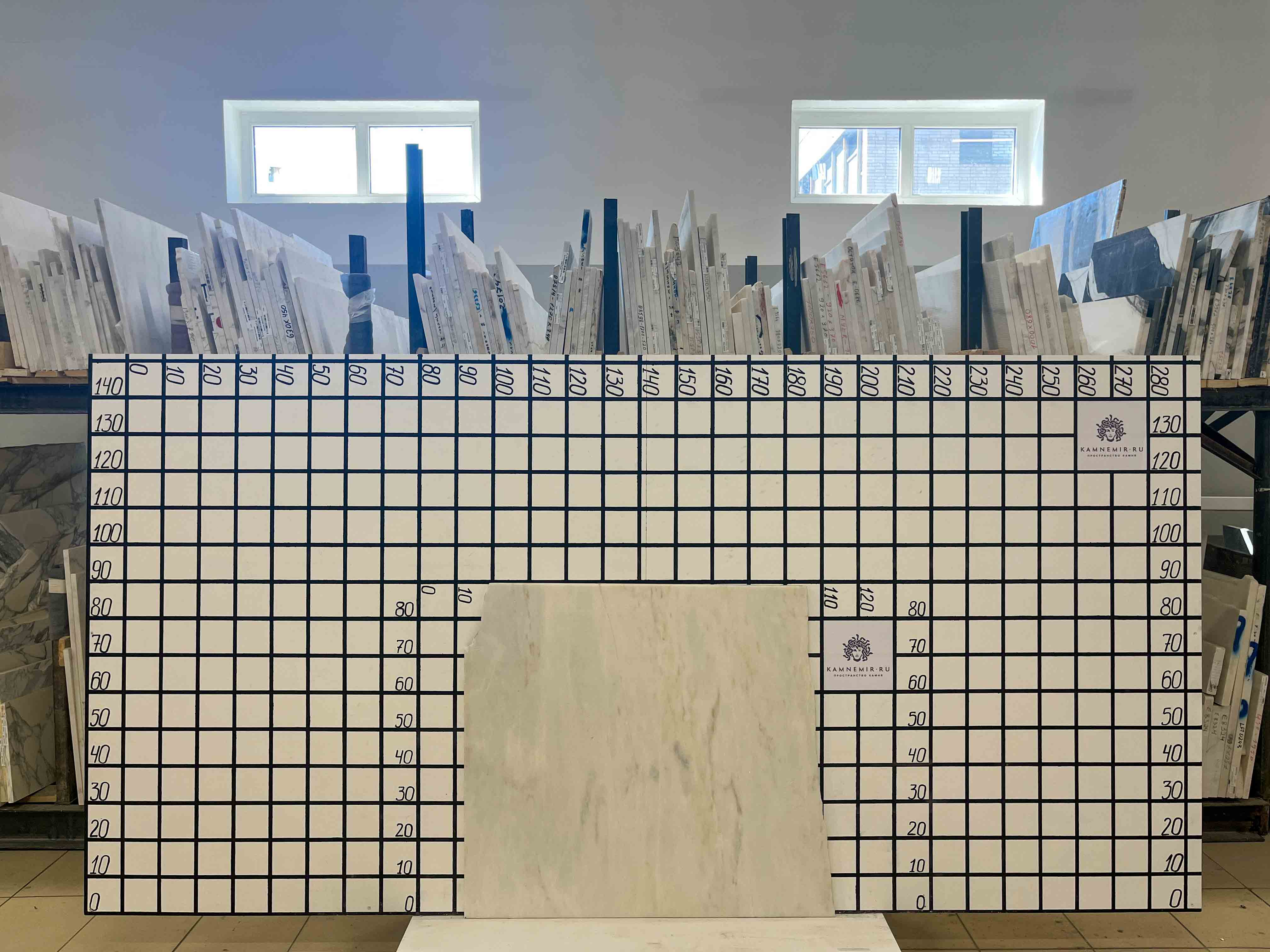 Изображение Заготовка F2489 (870х830х20 мм)/Мрамор Bianco Lasa Vena Oro/Белый/Антик