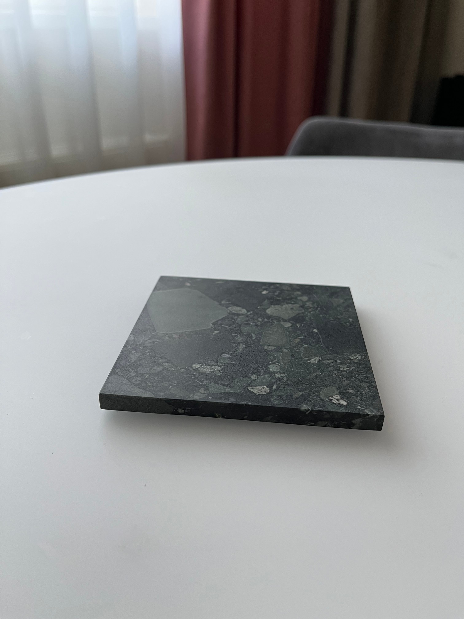 Изображение СПK Подставка квадратная (105х105х8 мм)/Конгломерат Onego Green/Зеленый/Лощение