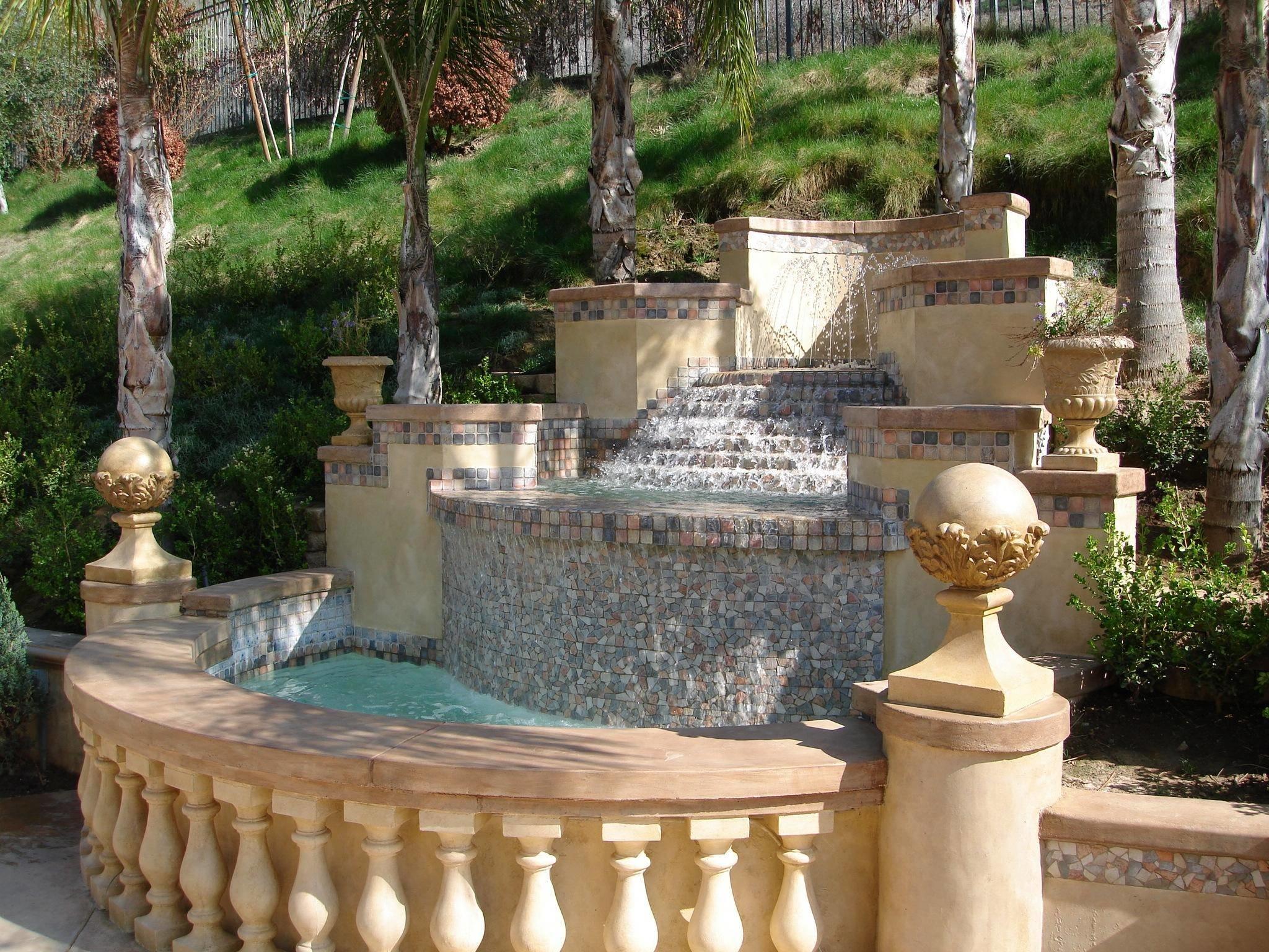 Фонтаны из камня