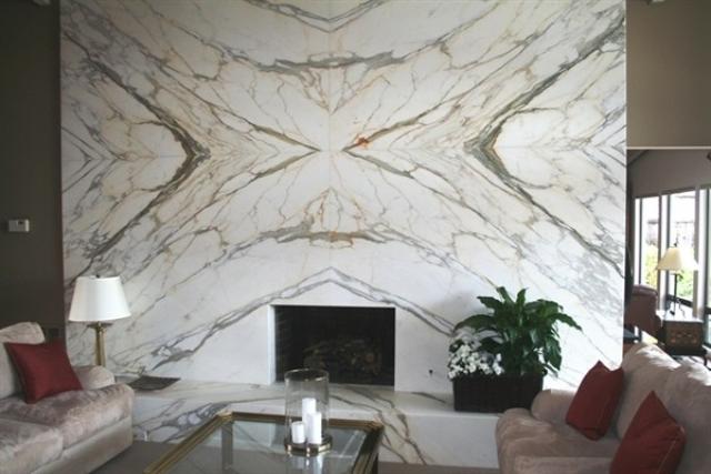 Камин из мрамора