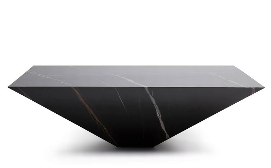 Столик из камня