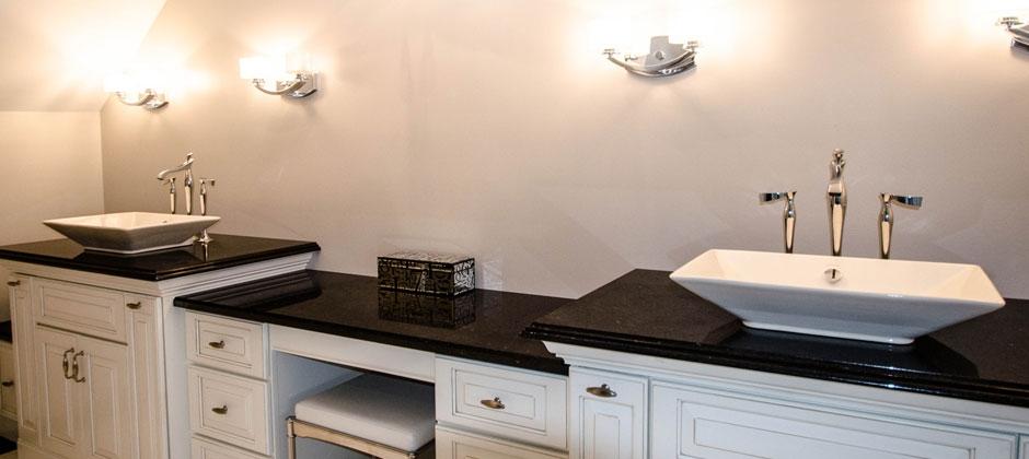 Столешница из гранита в ванной