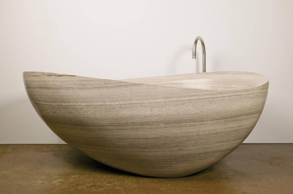 Ванна из травертина