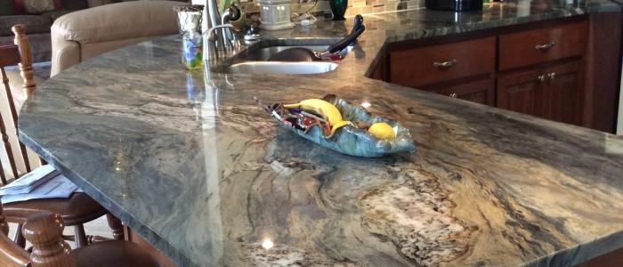 Столешница из кварцита