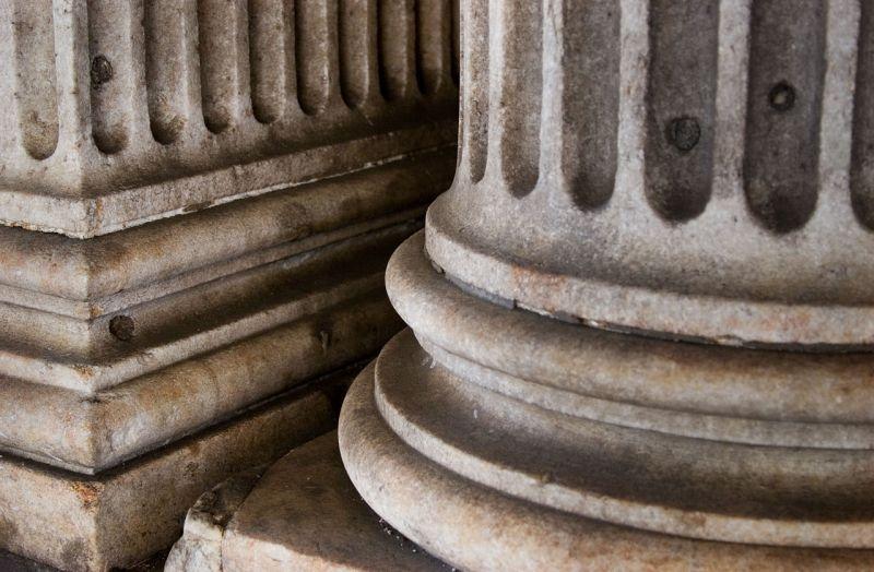 Колонны из мрамора