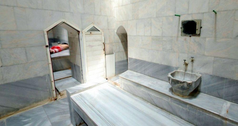 Ожелезнение на мраморе