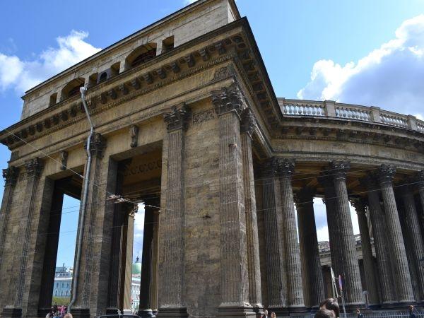 Колонны и пилястры Казанского Собора Колонны и пилястры Казанского Собора