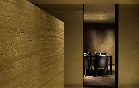 Отделка травертином. Интерьер ресторана в Южной Корее изображение 3