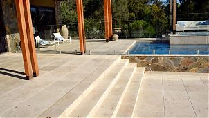 Отделка частной территории природным камнем