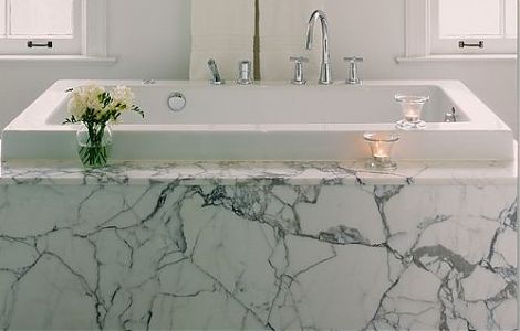 Постамент для ванны из Bianco Statuario