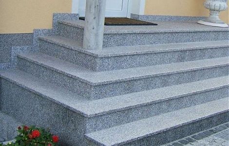 Экстерьерная лестница из гранита Rosa Beta 