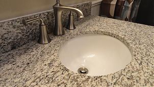 Раковина из гранита