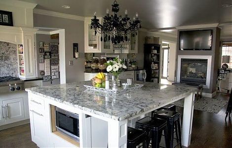 Гранит Ice Blue с графическим рисунком черных прожилок изображение 3