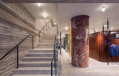 Отделка бутика итальянским полосчатым травертином изображение 1