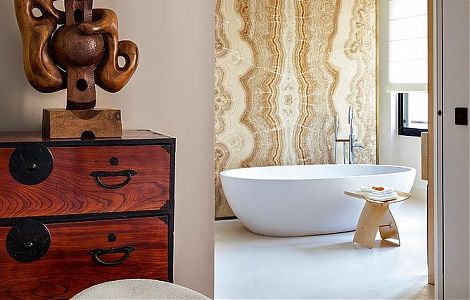 Мраморный оникс в отделке ванной комнаты изображение 1