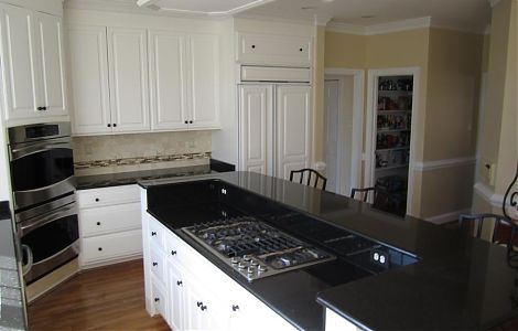 Столешницы из мерцающего базальта Black Galaxy изображение 1