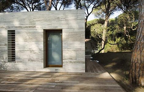 Травертин на фасаде изображение 10