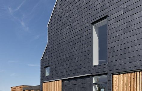 Фасад, облицованный черным сланцем изображение 8