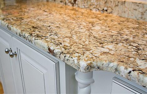 Стол в ванной изображение 2