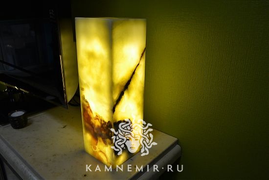 Настольный светильник из оникса - изображение 1